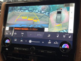 【パノラミックビューモニター】専用のカメラにより、上から見下ろしたような視点で360度クルマの周囲を確認することができます☆死角部分も確認しやすく、狭い場所での切り返しや駐車もスムーズに行えます。