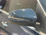 納車前整備は、メルセデスベンツ国際認定メカニックによる最新の検査ライン等の施設が充実した当社工場で入念に行います。メルセデス・ベンツの定める厳しい基準をクリアしたお車のみをご案内させて頂きます。