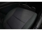 急ブレーキ時などに助手席に置いたバッグや荷物の脱落防止に役立ちます♪