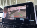 バックカメラとパークディスタンスコントロールで駐車をアシスト。