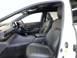 高いホールド性で運転姿勢が安定します。長距離ドライブでも疲れにくいのが魅力です。快適なドライビングライフをお送りください♪