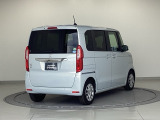 バックカメラが付いているのでバックでの車庫入れも安心です。
