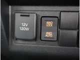 4WDシステムを搭載。オフロードや雪道などの滑りやすい路面でも安心して走行できます。
