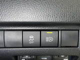 オートマチックハイビームとは、先行車や対向車のライトを認識し、ハイビームとロービームを自動で切り替える機能です。夜道の視界を確保します。詳細は販売店スタッフまでおたずねください。