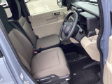シートヒーター装備のフロントシートで長時間でも快適ドライブ!