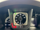 【スピードメーター】メーターがシンプルで見やすく運転しやすいですね。