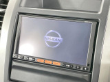 【純正ナビ】人気の純正ナビを装備しております。ナビの使いやすさはもちろん、オーディオ機能も充実!キャンプや旅行はもちろん、通勤や買い物など普段のドライブも楽しくなるはず♪