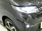 LEDヘッドライトです。デザイン性がよくとても明るいので、夜間の走行や悪天候でも安心です。しかも長寿命!