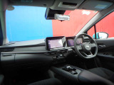 フロントガラスが広く視界が広々としているので、運転がとてもし易いです!