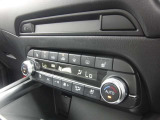 ステアリングヒーター・運転席&助手席&リアシートヒーター・運転席&助手席ベンチレーション・フルオートエアコン!