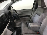 高いホールド性で運転姿勢が安定します。長距離ドライブでも疲れにくいのが魅力です。快適なドライビングライフをお送りください♪