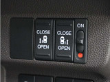 ◆両側電動スライドドア◆狭い駐車場でも乗り降りが楽々♪お子様が隣の車にドアを当ててしまう心配もございません!小さなお子様連れの方もこれで安心。