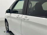 前席・後席ともにワンタッチで楽にお車の開け閉めが可能となっております!