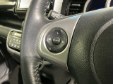 ステアリングにオーディオ操作スイッチが付いています。オーディオ画面に直接タッチしなくても操作が出来ますので、運転に集中できます。