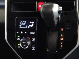 車内を快適に、オートエアコンを装備しています。