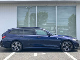 オリジナル・サービスもついたBMW自動車保険も取り扱っております。BMW自動車保険にご加入いただくと、万一のトラブルを24時間365日サポートするエマージェンシー・サービスの〈プレミアム〉をご利用いただけます。