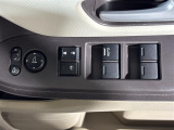 【パワーウインドウ】運転席のスイッチで、各席の窓ガラスの開閉ができます!あると便利ですよね!
