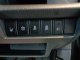 運転席シートヒーター装備。寒い季節にはとても役に立つ有難い装備です。