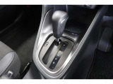 従来のATに比べ変速ショックの少ないCVT。シフトの操作はAT車と同じです。