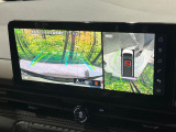【アラウンドビューモニター】専用のカメラにより、上から見下ろしたような視点で360度クルマの周囲を確認することができます☆死角部分も確認しやすく、狭い場所での切り返しや駐車もスムーズに行えます。