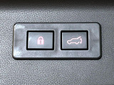 【パワーバックドア】スマートキーや運転席のボタンを押すだけでリアゲートが自動で開閉します!荷物を持っている時や、高い位置にあるバックドアを閉める際に便利な機能です♪
