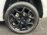 タイヤサイズは 225/55/R18 です。