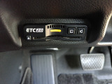 ETC付。高速道路の料金所はキャッシュレスで通過です。サービスエリア等にあるスマートインターの出入りも利用可能でとっても便利。ご納車後すぐにお使い頂けるようセットアップしてのお渡しとなります。