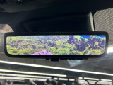 【デジタルインナーミラー】後席の大きな荷物や同乗者で後方が確認しづらい時でも安心!カメラが撮影した車両後方の映像をルームミラー内に表示。クリアな視界で状況の確認が可能です!