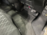 嬉しい純正フロアマット付き♪ 状態も良好です(^^♪