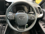 インテリアに合わせたデザインのステアリングは、運転される方のことも考え、運転しやすい形状、大きさです。是非一度、実際に触ってお確かめください。