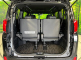 【パワーバックドア】スマートキーや運転席のボタンを押すだけでリアゲートが自動で開閉します!荷物を持っている時や、高い位置にあるバックドアを閉める際に便利な機能です♪