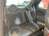 後部座席の使用感も少なく非常に良好な車両です。