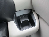 運転席で使用できるドリンクホルダーです。