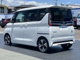 車線逸脱防止支援システム,車両が車線をはみ出す可能性がある場合に警報音と警告表示と共に車線内に戻すようにハンドル操作をサポートしてくれます。
