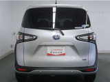 沢山乗れるのがこの車の魅力!2台で移動しないと・・・なんて時もこの車なら1台で!大活躍です♪