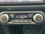 車内の温度管理がワンタッチで簡単に出来るのがオートエアコンです。これでいつでも快適ドライブが出来ますね!前席シートヒーター付き
