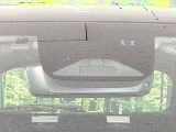【ホンダセンシング】走行中に前方の車両等を認識し、衝突しそうな時は警報とブレーキで衝突回避と被害軽減をアシスト。より安全にドライブをお楽しみいただけます。