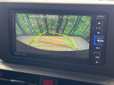 【バックカメラ】駐車時に後方がリアルタイム映像で確認できます。大型商業施設や立体駐車場での駐車時や、夜間のバック時に大活躍!運転スキルに関わらず、今や必須となった装備のひとつです!