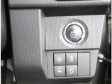 【車屋】として、長く車業界に従事した経験豊富なスタッフが在籍しております。