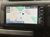 純正ナビを装備。タッチパネル式で使いやすく、お出かけもラクラクです。