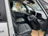 運転席まわりは、使用感も少なく良好な状態です。