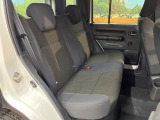 後部座席も気になるようなキズ・汚れやへたり等、大きなダメージはなく、良好な状態です。