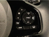 【アダプティブ・クルーズ・コントロール】予め設定した車速内でクルマが自動的に加減速。 前走車との適切な車間距離を維持しながら追従走行し、高速道路でのドライバーの疲労を軽減してくれる嬉しい機能付♪