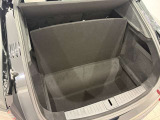 輸入車ディーラーとして長年の経験と実績に基づいた厳格な自社基準による仕入れ、さらに第三者機関を介した客観的な車両状態の鑑定。 私たちの商品は、それらの厳しい品質チェックを経て初めて店頭に並びます。