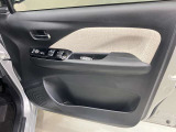 【運転席ドア】収納ポケットが付いているので運転席周りもスッキリ保てます★