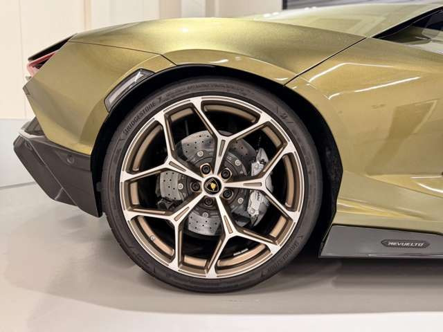 ランボルギーニ レヴエルト 6.5 4WD の中古車詳細 (4,000km, Verde Gea
