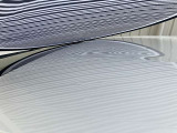 ルーフに、1cm〜5cmほどのへこみが複数ある車両となっております。