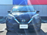 エンジンで充電してバッテリーに蓄電しモーターで走る。日産独自のパワートレーンe-POWER。滑らかな加速と優れた燃費性能が特徴です。