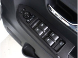 自動開閉機能付き電動リモコンドアミラーなど嬉しい装備が充実!!