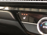 【シートヒーター】スイッチを押せば、座面と背もたれで体を温めてくれます♪